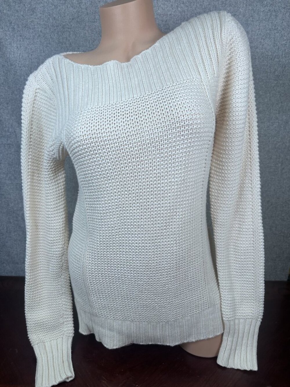 Old Navy Womens Y2K Cream Knit Sweater Preppy Medium 2007 Long Sleeve